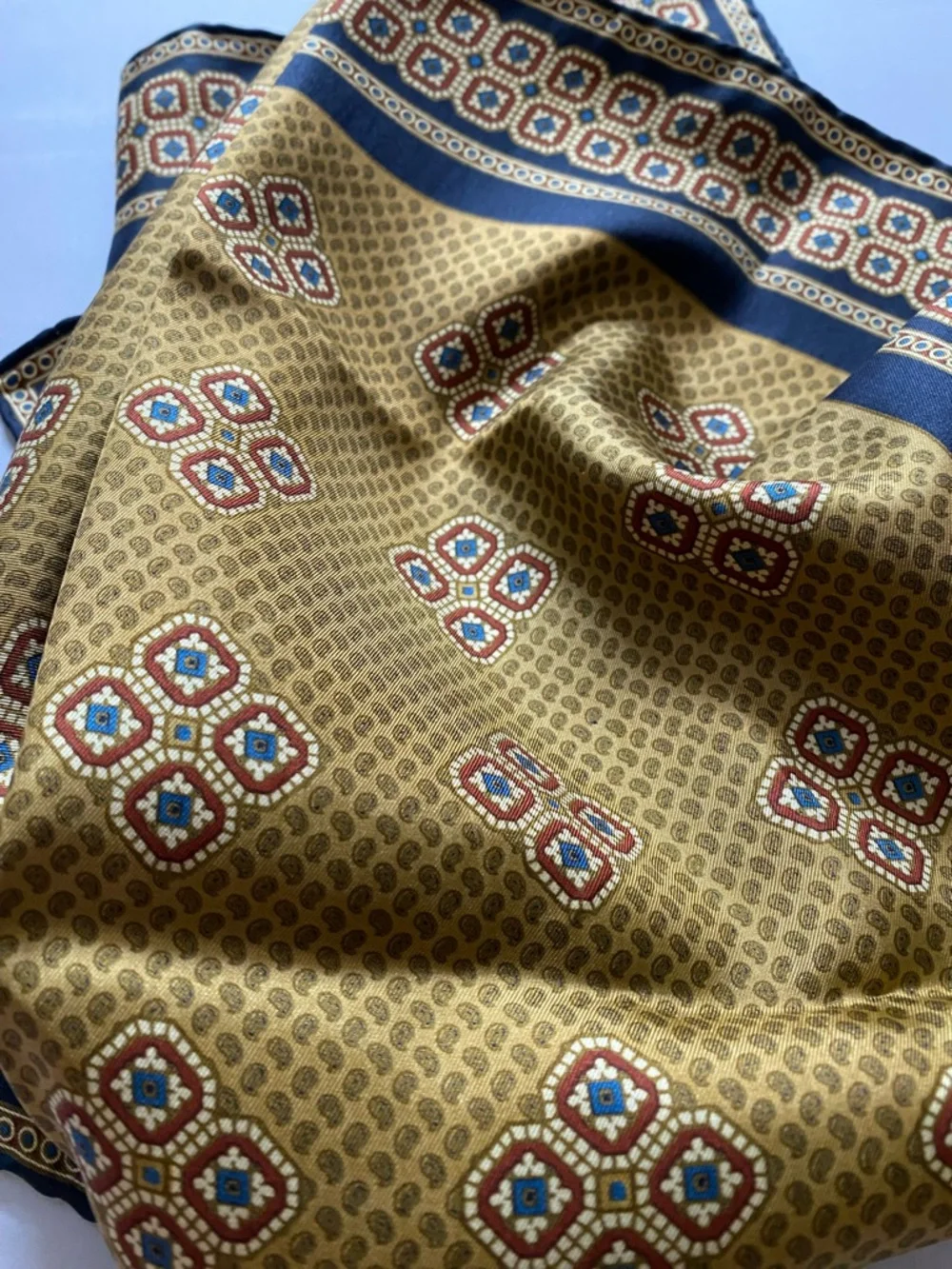 Vintage Christian Dior Silk Pocket Square 18.5”x18.5” Hand Rolled Hems - Picture 7 of 7